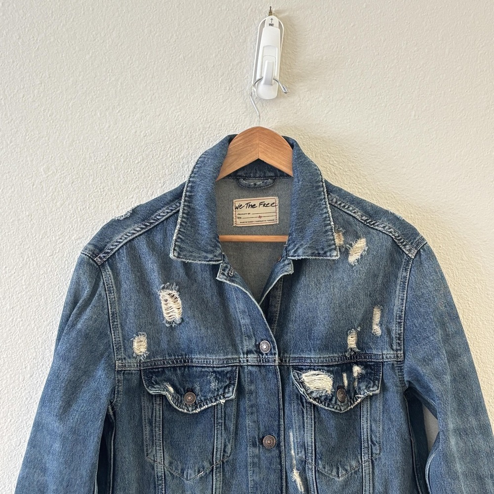 Free People We the Free Long & Lean Distressed Denim Jacket XS Oversized Trucker - Picture 4 of 14